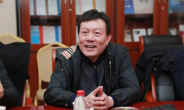 上海市長(zhǎng)寧區(qū)社會(huì)醫(yī)療機(jī)構(gòu)協(xié)會(huì)會(huì)長(zhǎng)喬曉洪