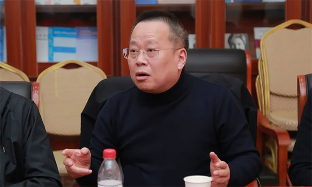 上海普瑞眼科醫(yī)院肖建業(yè)院長(zhǎng)